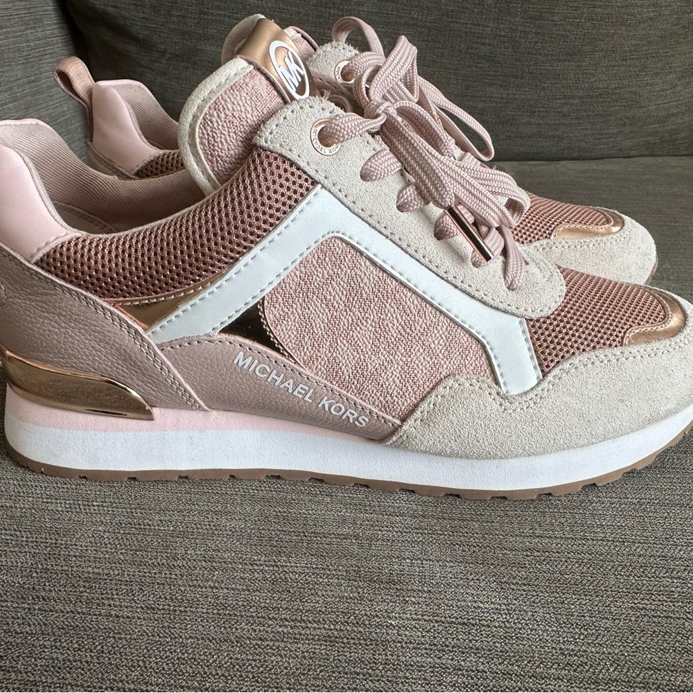 Michael Kors Wilma Sz 8 Sneaker